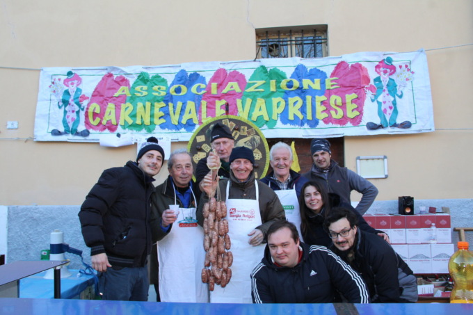 Il Carnevale di Vaprio d’Adda dopo l’avvio bagnato si è ripreso con la Sagra dei Salamini