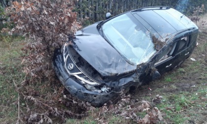 Incidente a Inzago, auto finisce fuori strada