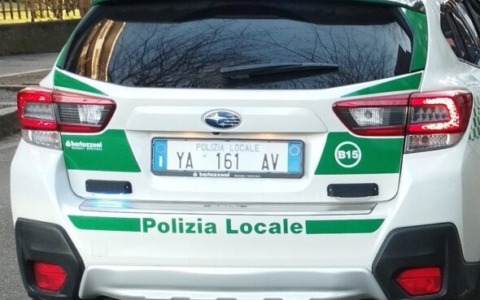 Donna investita da un’auto, soccorsi in codice rosso