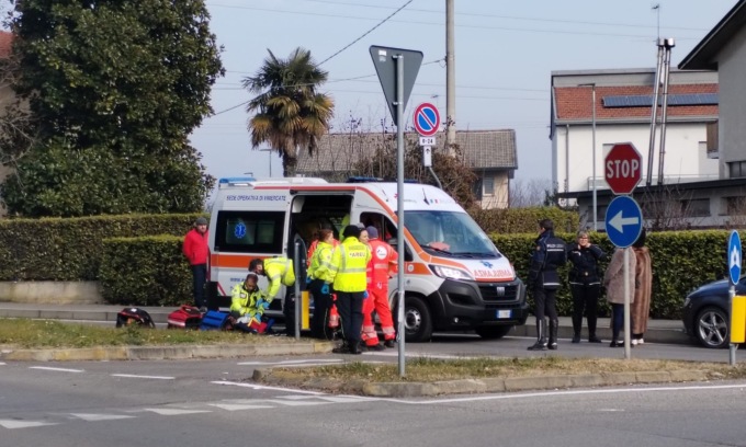 Colto da malore al bar, muore 86enne