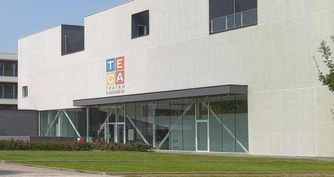 Ladri in azione al Teatro Cassanese, danni per oltre 20mila euro