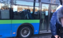 L'autobus passa in anticipo e lascia a terra uno studente in carrozzina