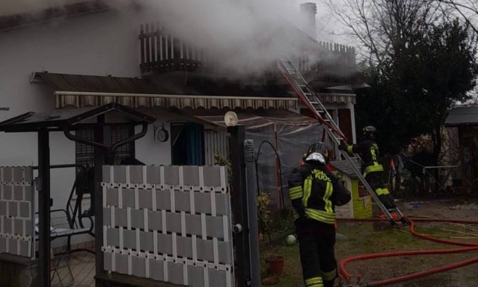Brembate, villetta in fiamme: occupanti intossicati e abitazione dichiarata inagibile