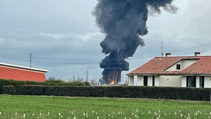 Incendio a Truccazzano, ordinanza del sindaco Franco De Gregprio dopo la nota di Ats
