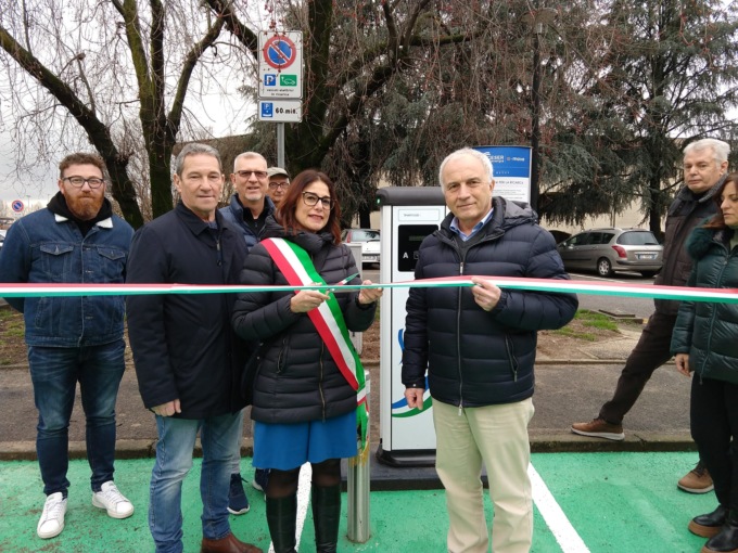 Masate, inaugurata la stazione di ricarica elettrica