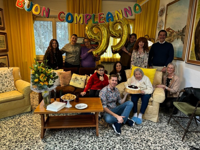 Grande festa per i 99 anni di Annaluigia, una delle prime donne ingegnere