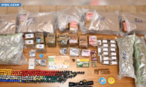 Cinquanta chili di droga, munizioni e un fucile: tra i quattro arrestati anche un minorenne