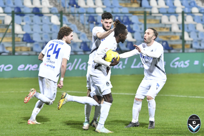 Giana, rimonta da tre punti: Lumezzane battuto 2-1