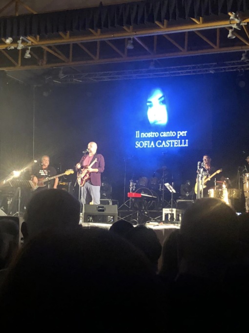 Il concerto per Sofia riempie il palazzetto di Cologno Monzese