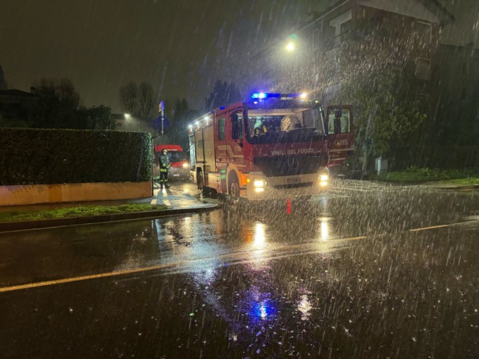 incendio vigili del fuoco brugherio 2