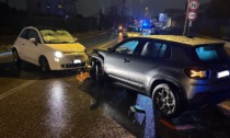 Incidente con tre macchine, un automobilista era ubriaco: ferita una donna