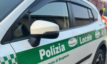 Motociclista non si ferma all'alt, fugge e poi cade: preso