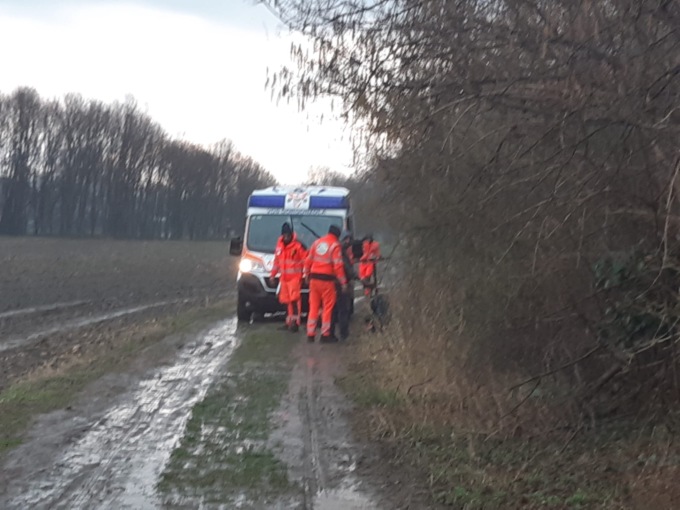 Vaprio: incidente con un monopattino, soccorsi resi difficoltosi da pioggia battente e fango