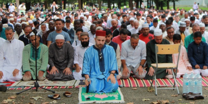 La scuola decide di chiudere per il Ramadan: è la prima volta in Italia