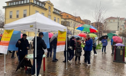 Vimodrone, presidio di protesta contro le attese per le visite e la carenza dei medici