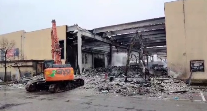 Incendio di Truccazzano, iniziata la demolizione delle strutture pericolanti
