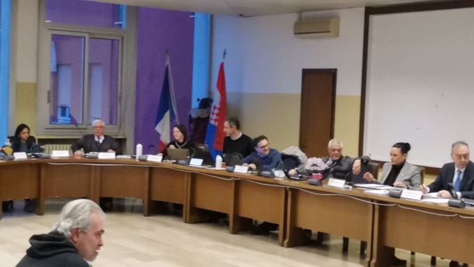 Consiglio comune di Cassina de’ Pecchi chiuso prima della discussione del Pgt, il ministero dà ragione a uffici e segretario