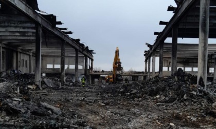 Incendio di Truccazzano, spenti gli ultimi focolai