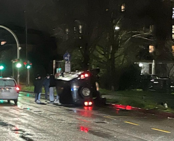 Auto si ribalta a Cassano d’Adda. Scontro anche a Inzago