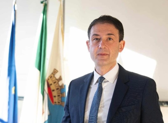 Festa della Donna 2024, il sindaco: “Da noi le musulmane si rifiutano di ricevere notifiche comunali da uomini”