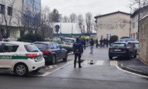 Un buco nel muro per entrare in  banca di Melzo: la Polizia sventa un colpo da 300mila euro