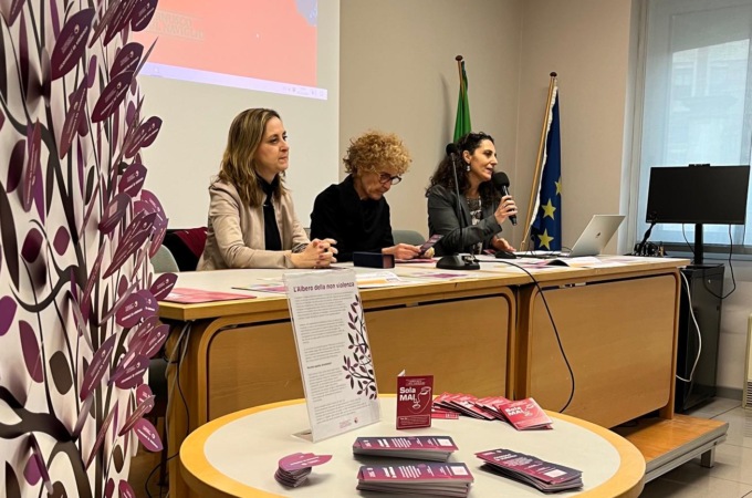 A Cernusco sul Naviglio è spuntato… l’Albero della non-violenza