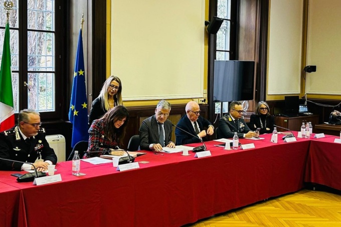 Violenza sulle donne, siglato il nuovo protocollo tra Regione Lombardia e Prefetture