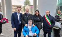 Davanti a Palazzo Lombardia contro i tagli ai disabili: Cologno Monzese dice "no"