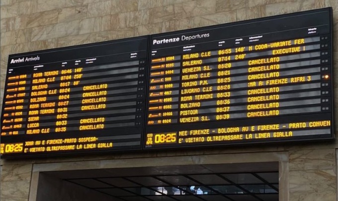 Sciopero treni e scuola venerdì 8 marzo 2024: attesi disagi anche a Milano e provincia
