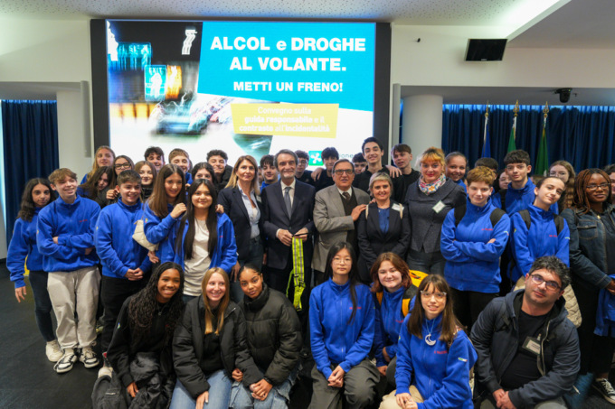 Studenti in Regione Lombardia per dire “no ad abuso droga e alcol”