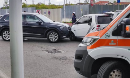 Scontro tra auto all'incrocio a Seggiano: due feriti