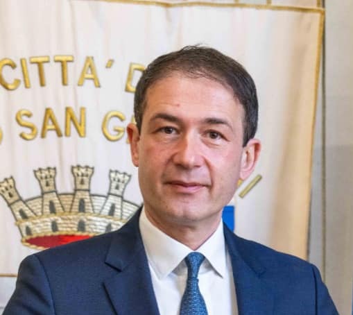 Bimba azzannata dal pitbull, il sindaco: “Sta meglio, ma ora servono nuove regole per i cani pericolosi”