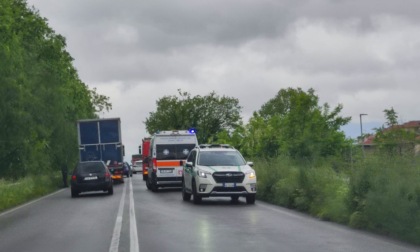 Auto fuori strada sul cavalcavia lungo la Sp13 a Gorgonzola: ferito un 47enne