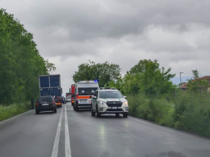 Auto fuori strada sul cavalcavia lungo la Sp13 a Gorgonzola: ferito un 47enne