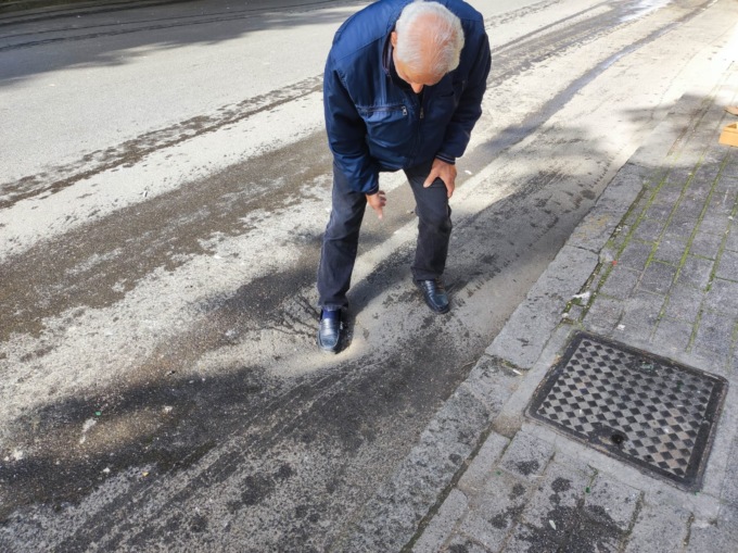 Avvallamenti in strada e nei marciapiedi: la preoccupazione dei residenti di Pioltello