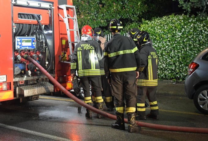 Incendio in via Marconi a Cassina de’ Pecchi scatenato da una sigaretta