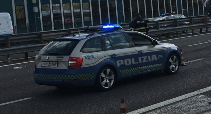 Grave incidente in A4, coinvolto un mezzo pesante: lunghe code