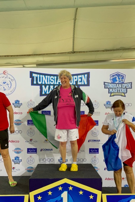 Nuoto, a 66 anni “l’atleta del ghiaccio” Stefania Storace continua a tenere alto il nome di Pessano