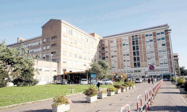Tempi di attesa, difficoltà di ricorsi e tutela della salute: presidio di protesta alla sede dell’Asst Melegnano Martesana
