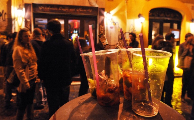 Niente alcolici dopo le 22 per combattere la “mala movida” a Melzo