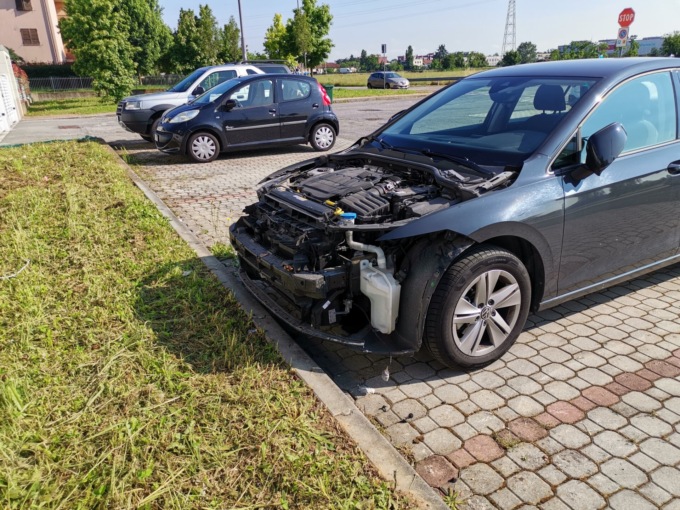 Tre auto cannibalizzate nella notte a Cassina de’ Pecchi