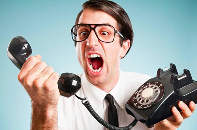 Call center “selvaggi”, la truffa dei contratti di luce e gas: fermata la banda criminale