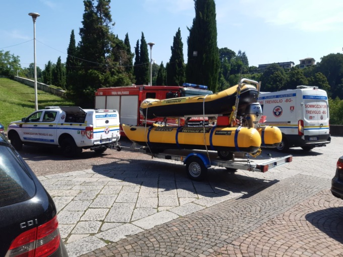 Operaio impegnato sulla diga cade nell’Adda. Ricerche in corso