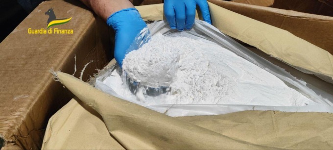 Stroncato il mercato europeo dell’ecstasy che passava da Malpensa: nei guai un imprenditorie residente nel Milanese