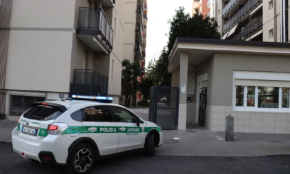 Occupa abusivamente una casa a Pioltello, ma resta chiusa dentro: liberata dai pompieri