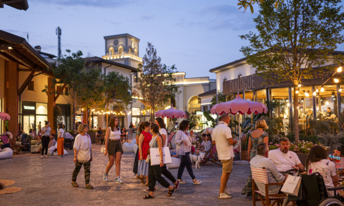 Franciacorta Village: tutto pronto per le “Summer Nights” e lo shopping con i saldi