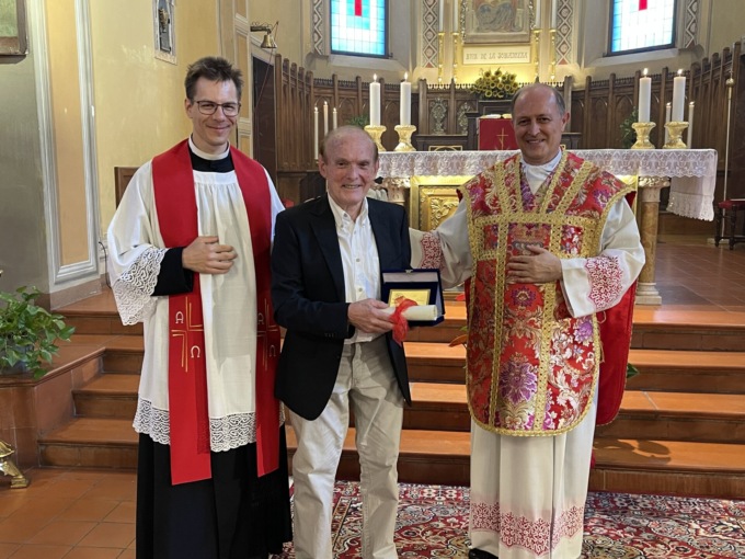Margherita d’oro ad Angelo Riboni per il suo instancabile impegno nell’oratorio Sant’Alessandro di Melzo
