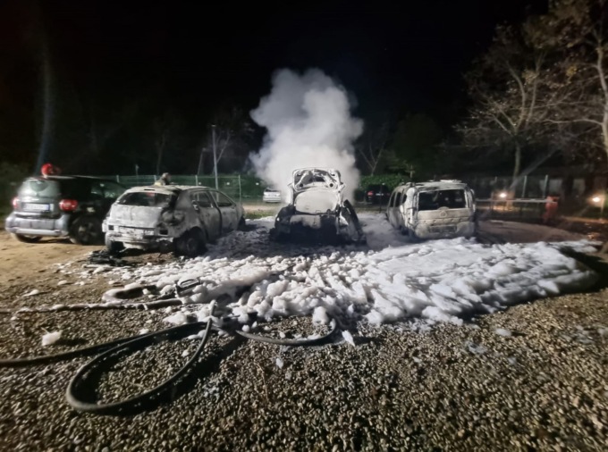 Gorgonzola, persecuzioni all’ex fidanzata fino a bruciarle l’auto sotto casa: stalker condannato