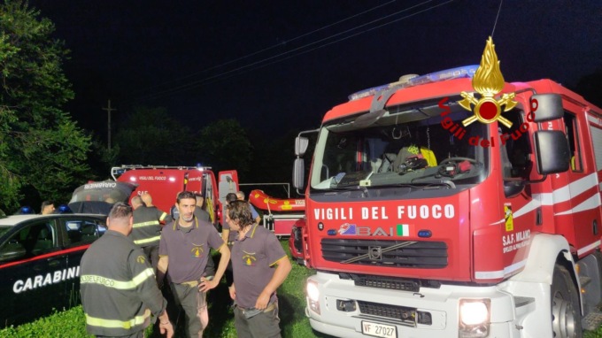 Bagno notturno nell’Adda e restano bloccati su un isolotto. Intervengono i Vigili del Fuoco