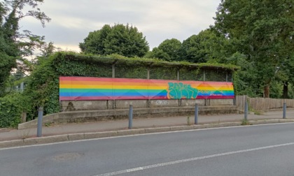 Subito ri-vandalizzato il Ponte arcobaleno di Cernusco sul Naviglio